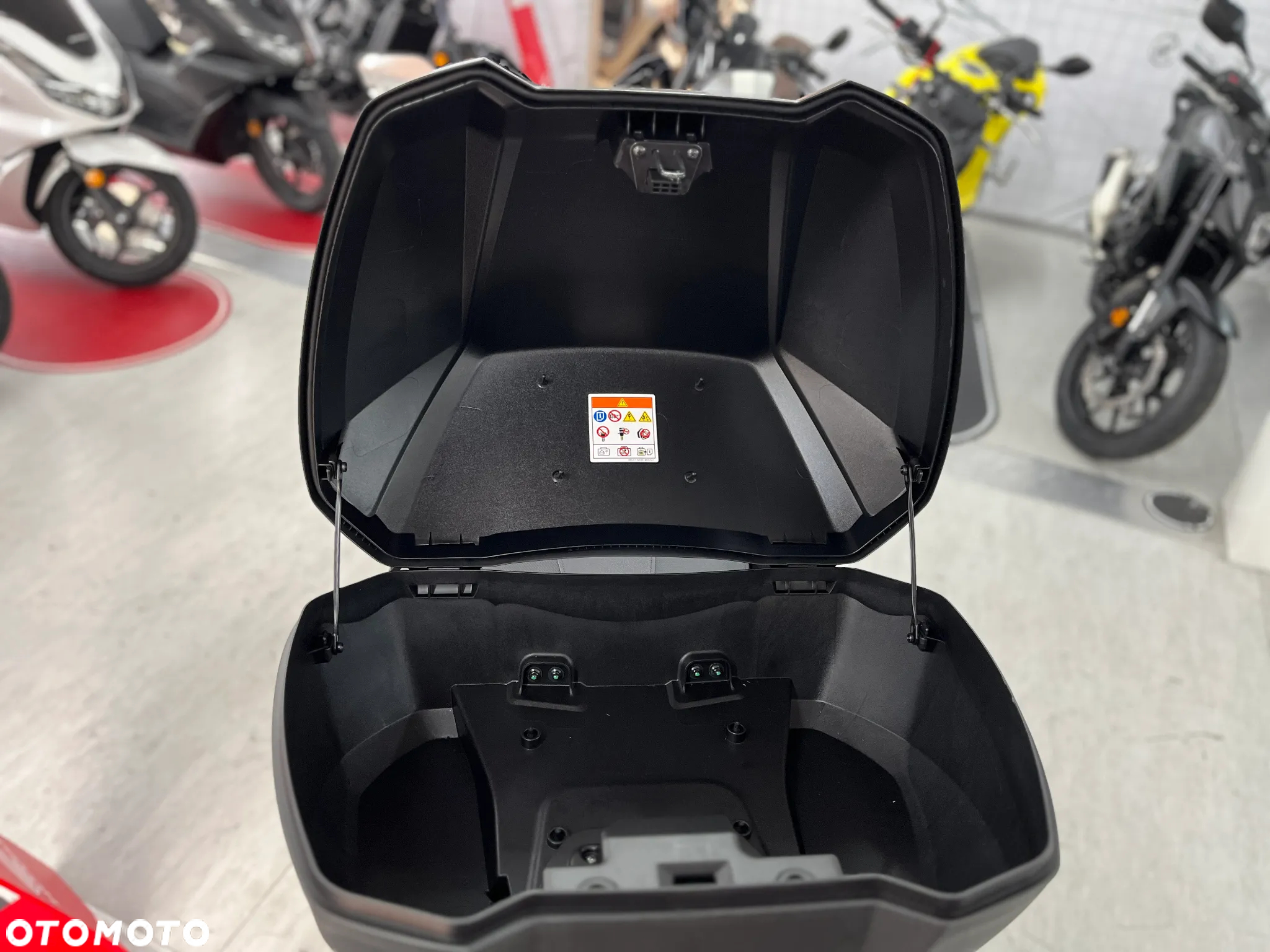 Honda NSS - 11