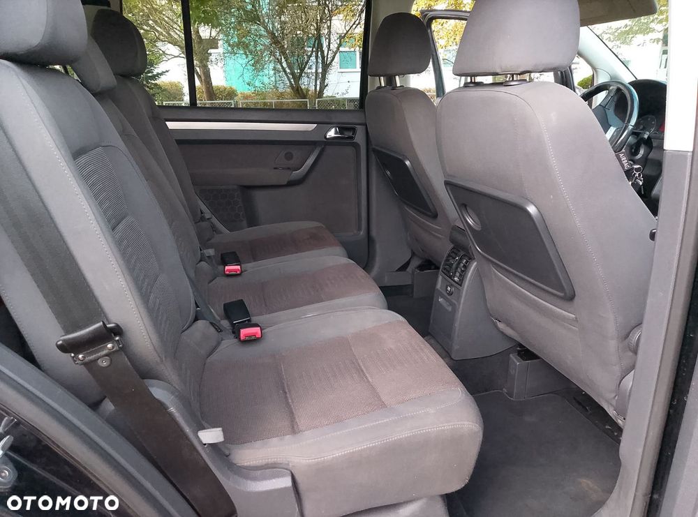 Volkswagen Touran - 7