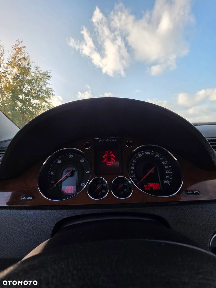 Volkswagen Passat 2.0 TDI Highline - 19