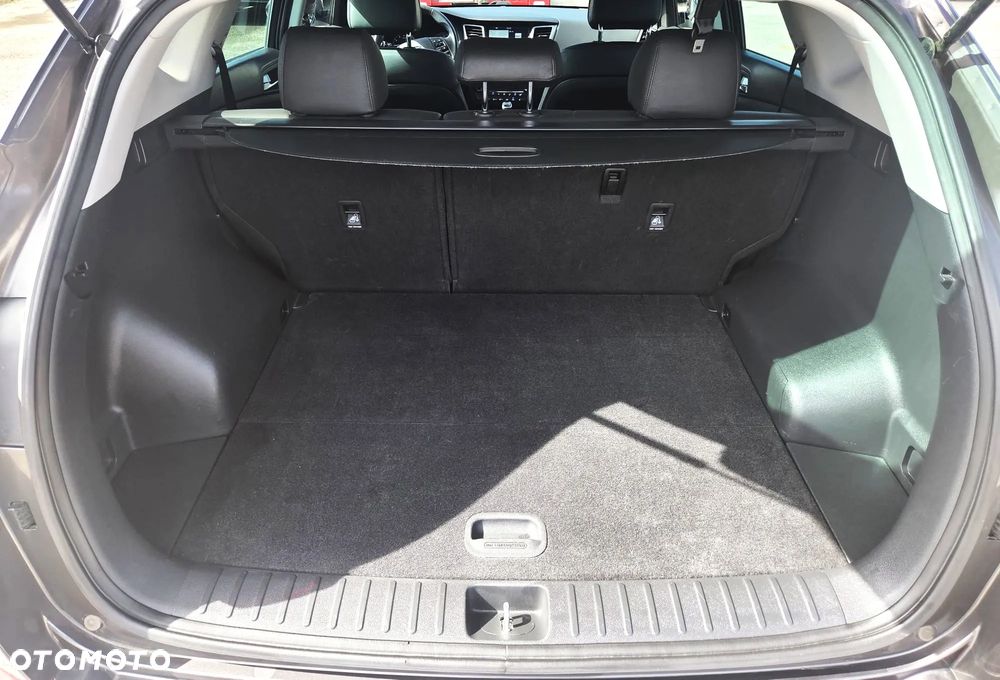 Hyundai Tucson 1.6 GDI BlueDrive Style 2WD - 38