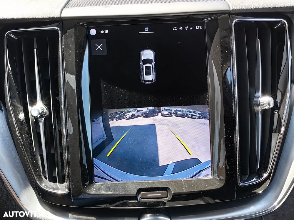 Volvo XC 60 B4 MHEV AT8 AWD Momentum Pro - 8