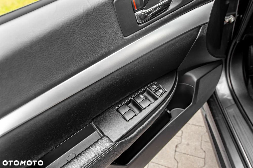 Subaru Legacy 2.0i Comfort Navi AT - 24