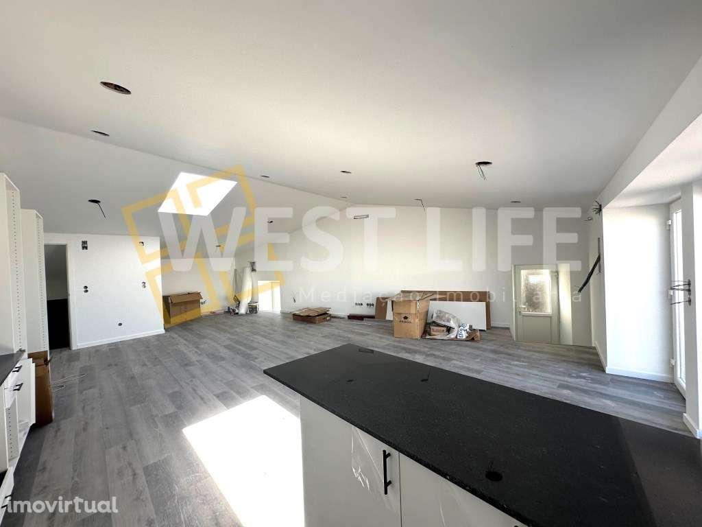 Moradia T3 Totalmente RENOVADA, com SUITE, agradável espaço exterio... - Grande imagem: 4/22