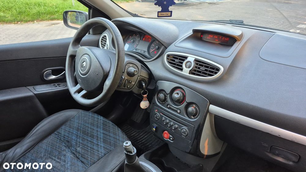 Renault Clio 1.2 16V Authentique - 8