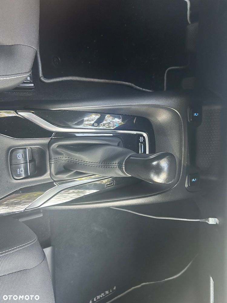 Toyota Corolla 1.8 Hybrid Comfort - 31