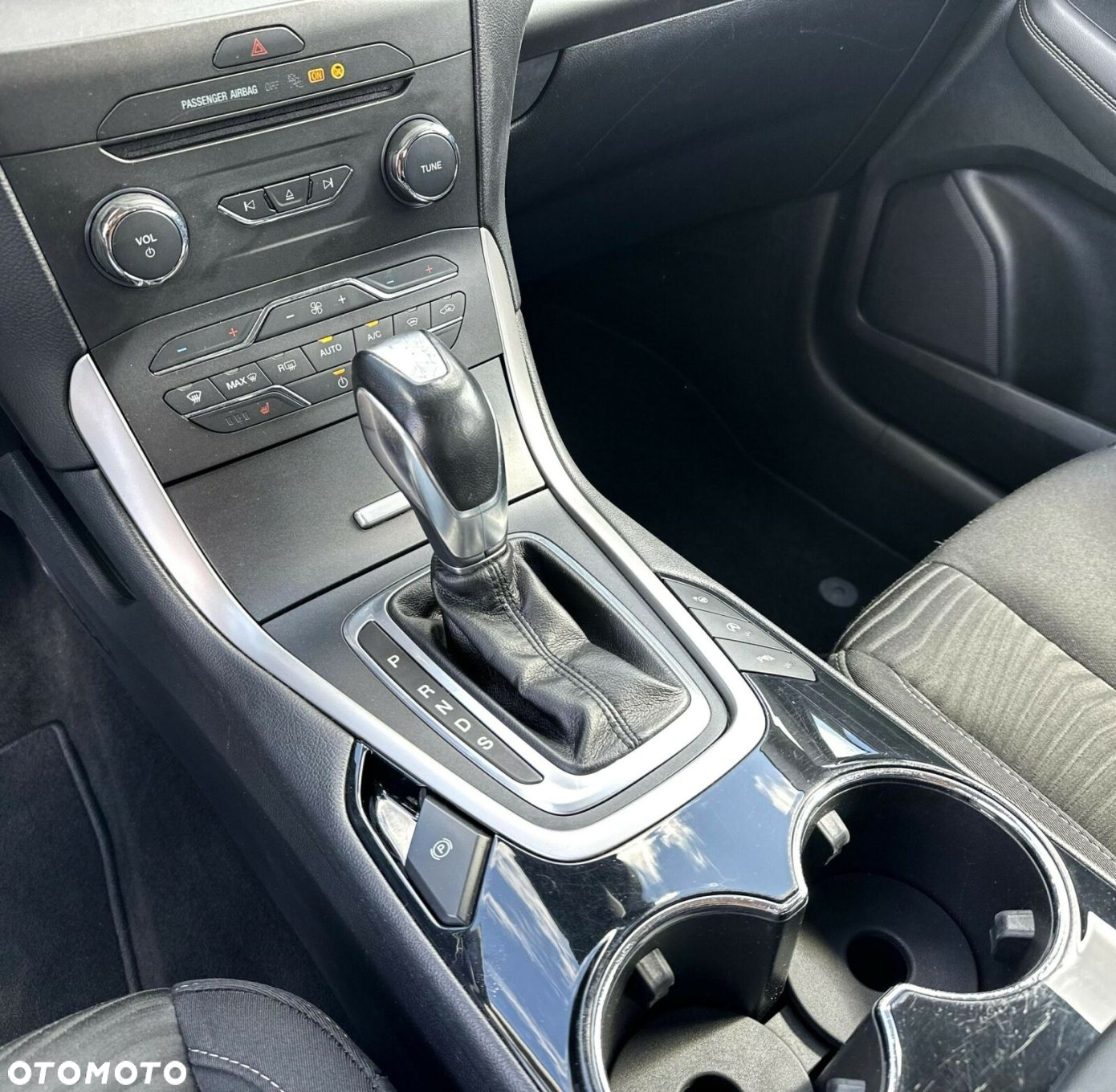 Ford S-Max - 19