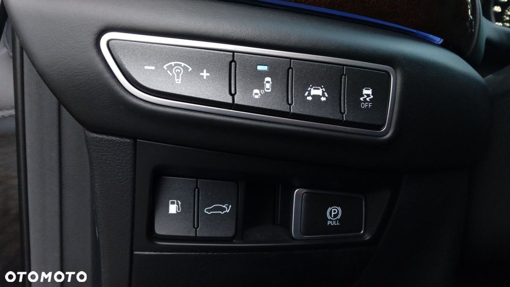 Hyundai Genesis - 17