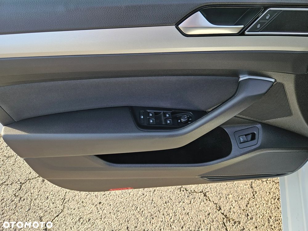 Volkswagen Passat 2.0 TDI BMT Comfortline - 25