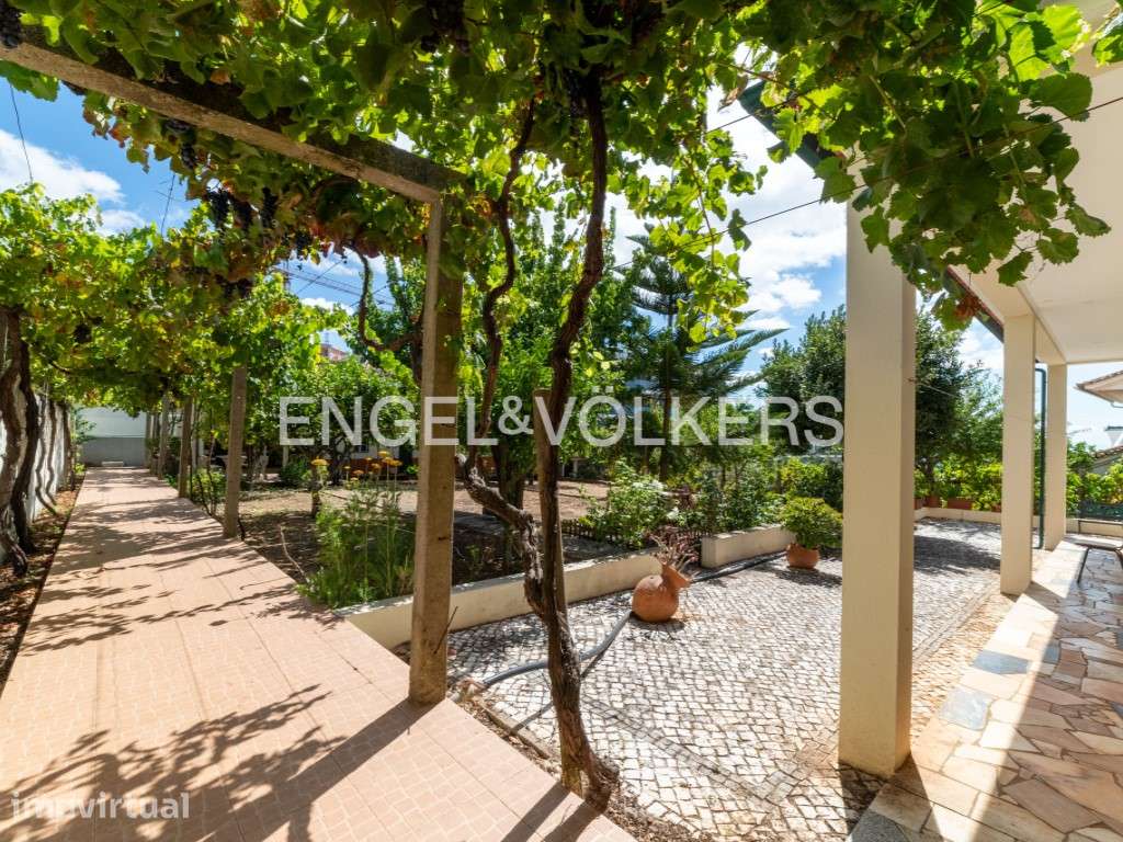 Moradia de Prestígio com 436 m² em Lote Privativo - Grande imagem: 2/60