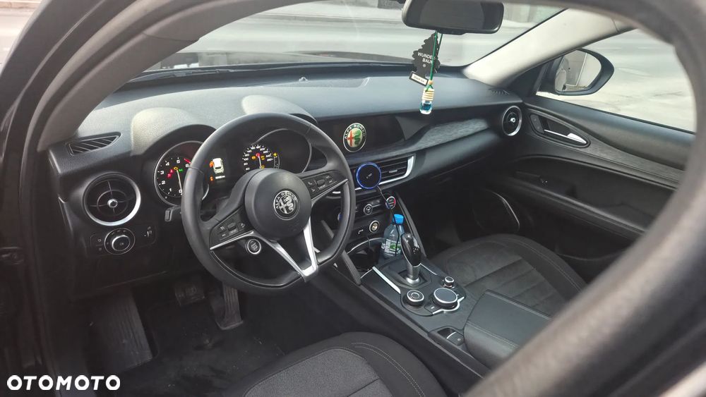 Alfa Romeo Stelvio - 5