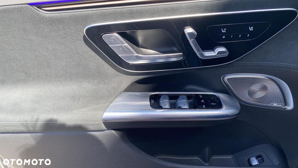 Mercedes-Benz EQE - 13