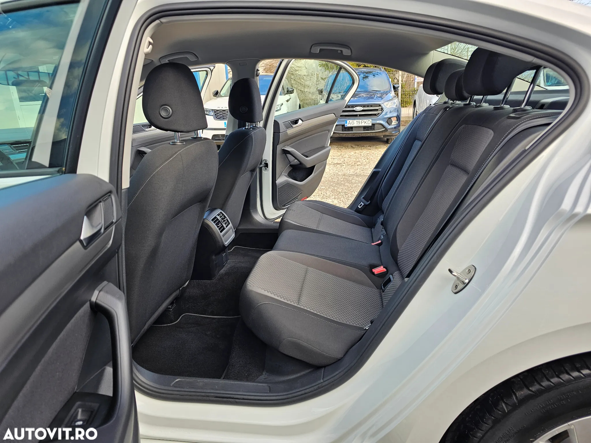 Volkswagen Passat 2.0 TDI SCR DSG - 23