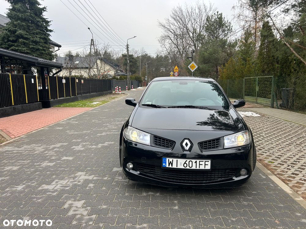 Renault Megane Sport F1-Team R26 - 3