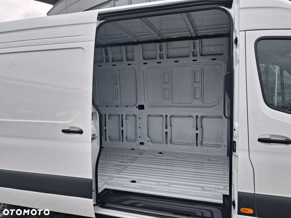 Mercedes-Benz Sprinter 319 CDI - 13