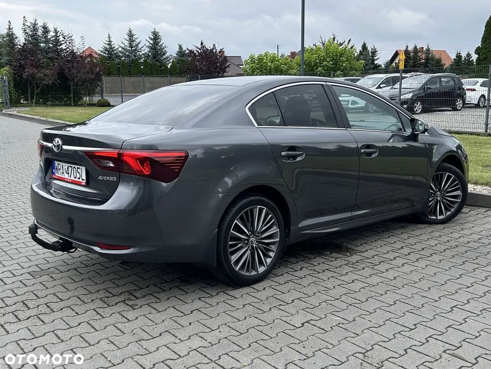 Toyota Avensis 1.8 Comfort - 23