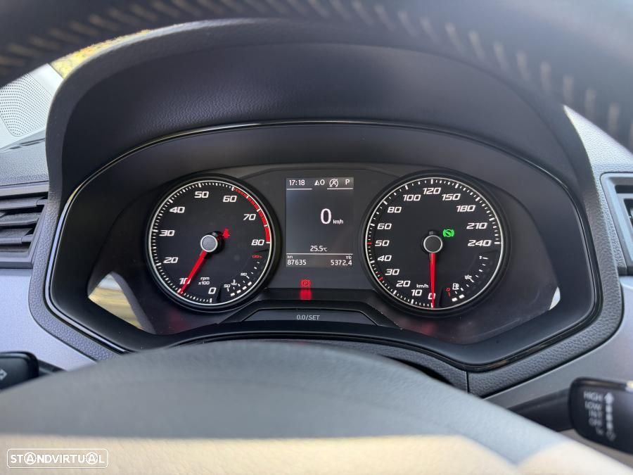 SEAT Arona - 13