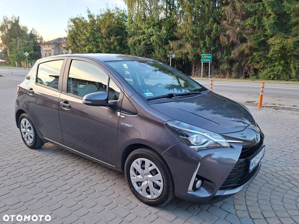 Toyota Yaris Hybrid 100 Premium - 2