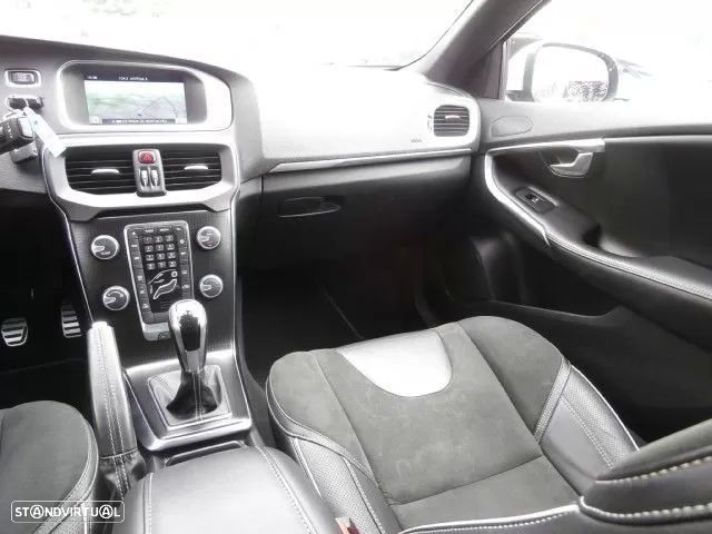 Volvo V40 2.0 D2 R-Design - 17