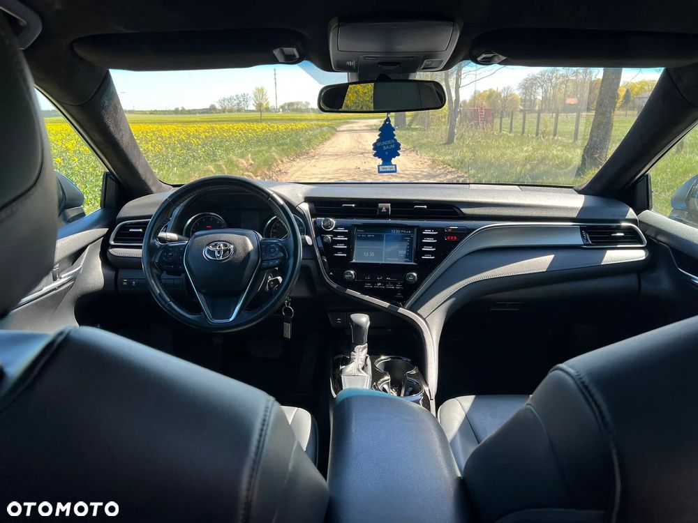 Toyota Camry - 14