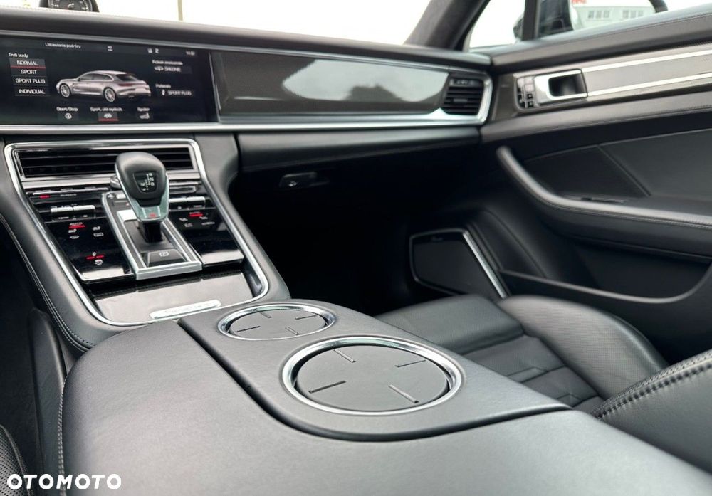 Porsche Panamera - 23