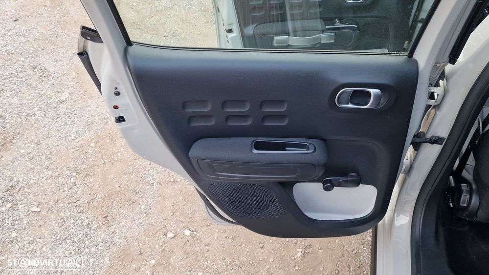 Citroën C3 1.2 PureTech Shine EAT6 - 24