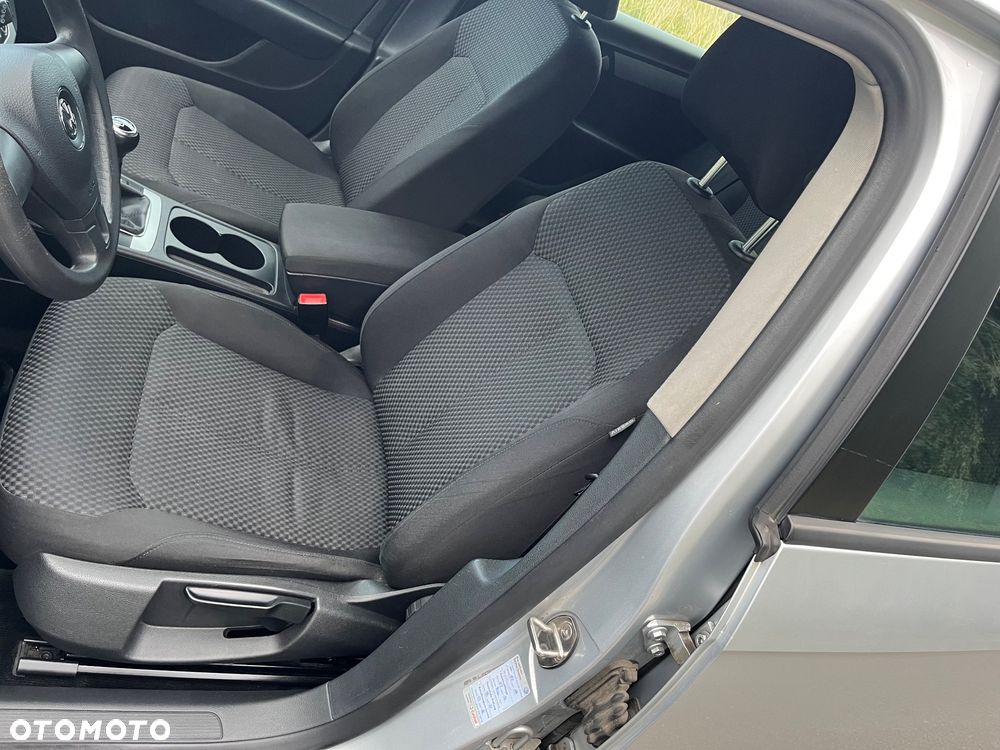 Volkswagen Passat Variant 2.0 Blue TDI SCR Highline - 14