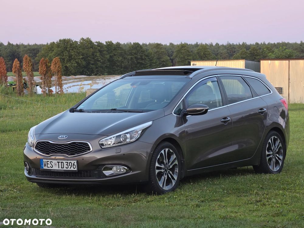 Kia Ceed 1.6 CRDi 128 Platinum Edition - 1