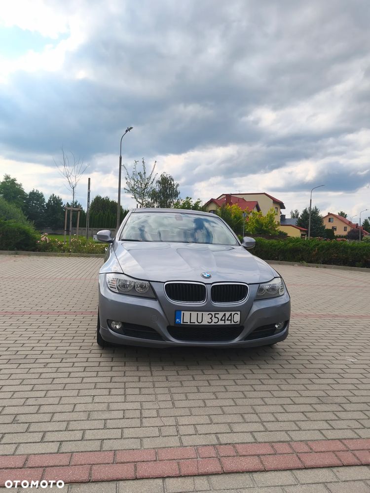 BMW Seria 3 318d DPF Edition Exclusive - 12