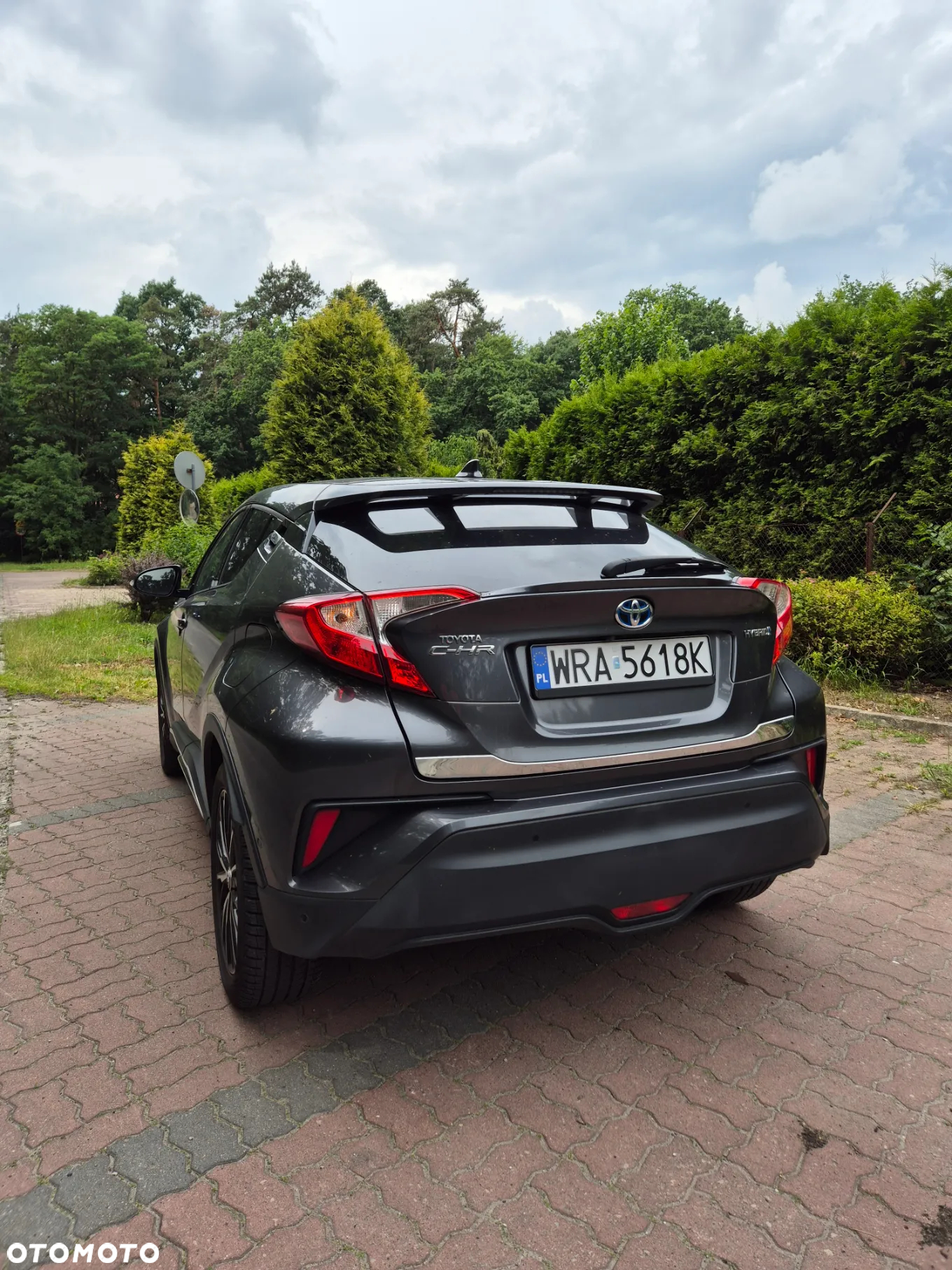 Toyota C-HR 1.8 Hybrid Neon Lime powered by JBL - 3