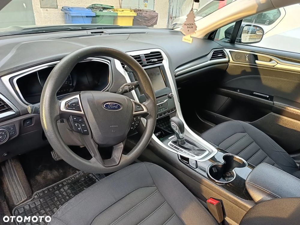 Ford Fusion - 8