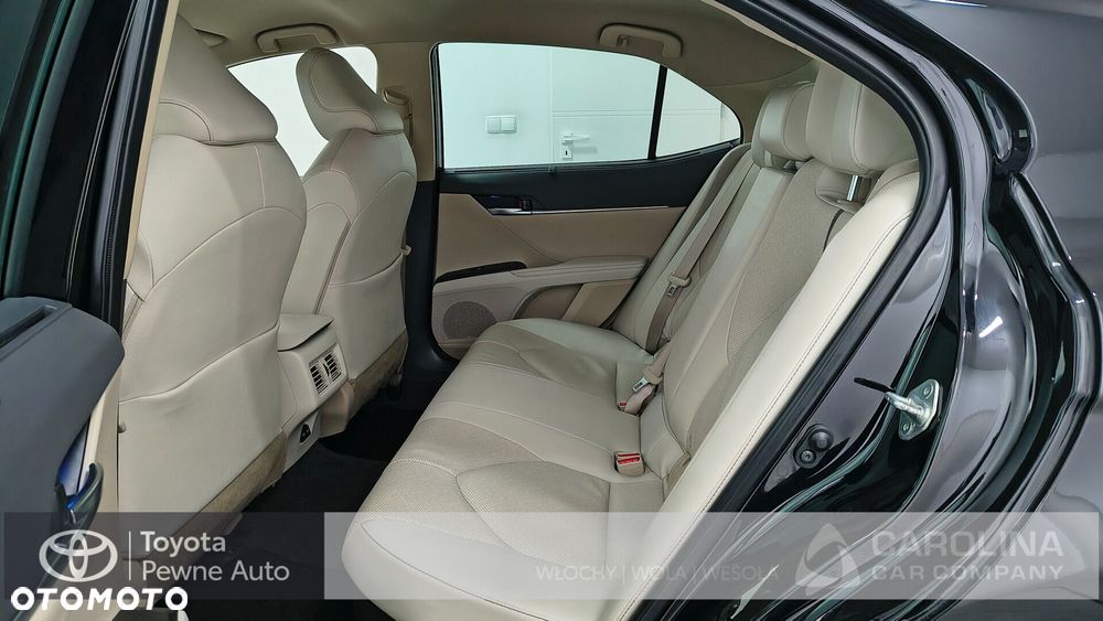 Toyota Camry 2.5 Hybrid Executive CVT - 21