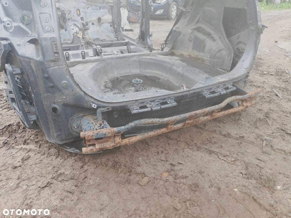 PAS TYLNY KIA CEED II KOMBI BE - 2