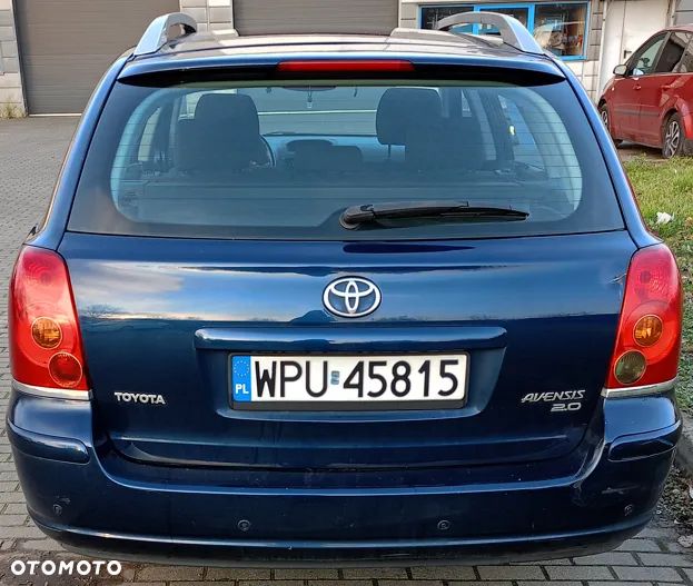 Toyota Avensis 2.0 VVT-i Team - 10