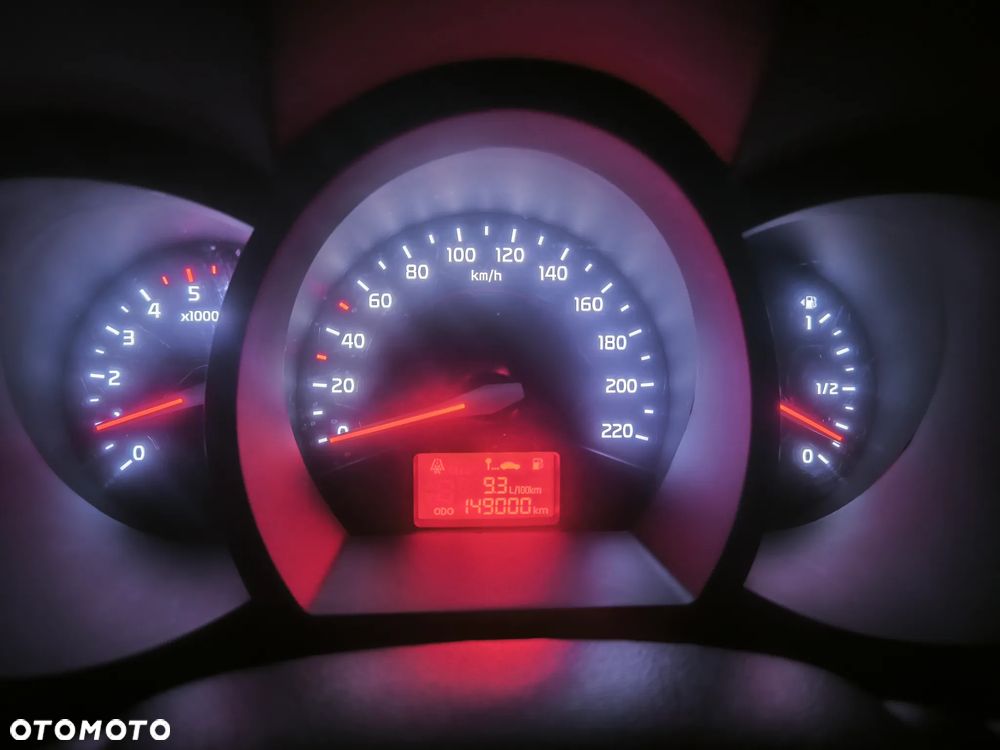 Kia Rio 1.1 CRDI Attract - 10