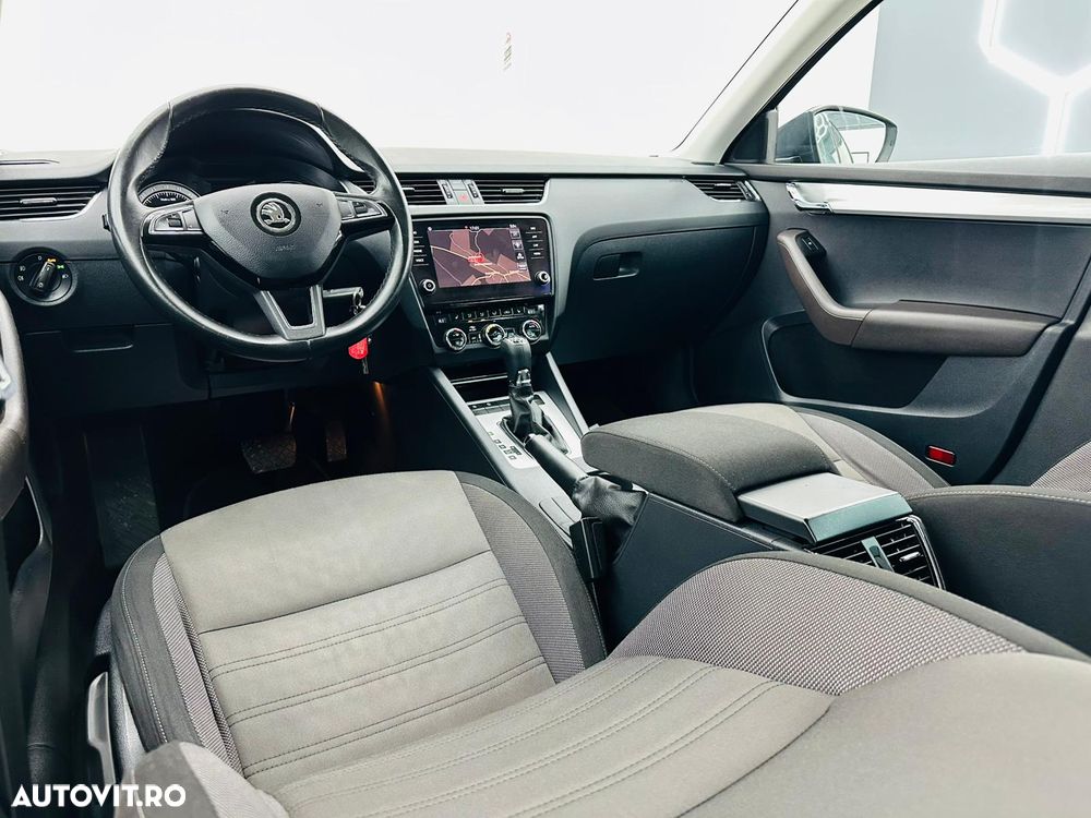 Skoda Octavia Combi 1.6 TDI DSG Premium Edition - 17