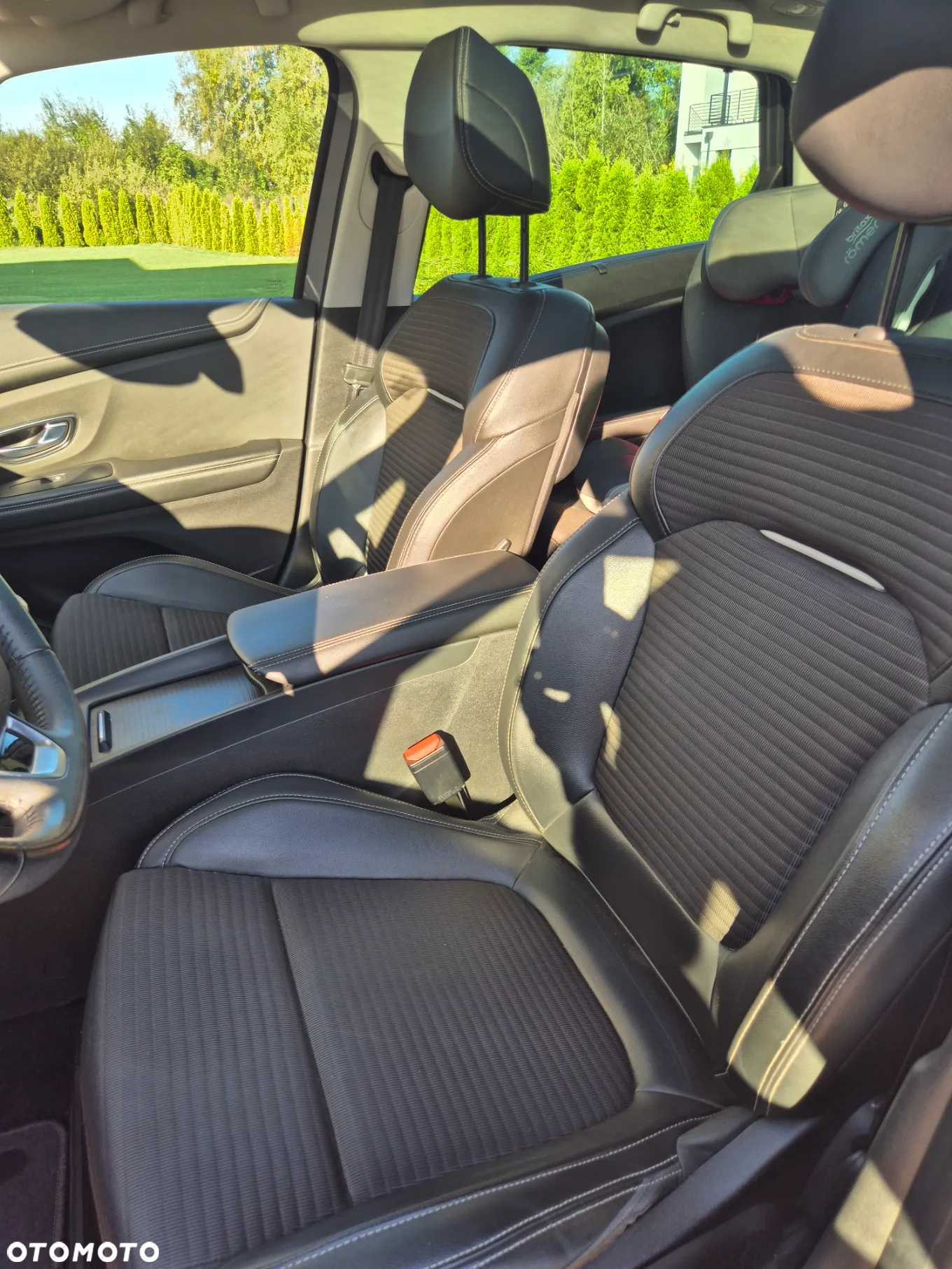 Renault Scenic ENERGY TCe 130 INTENS - 11