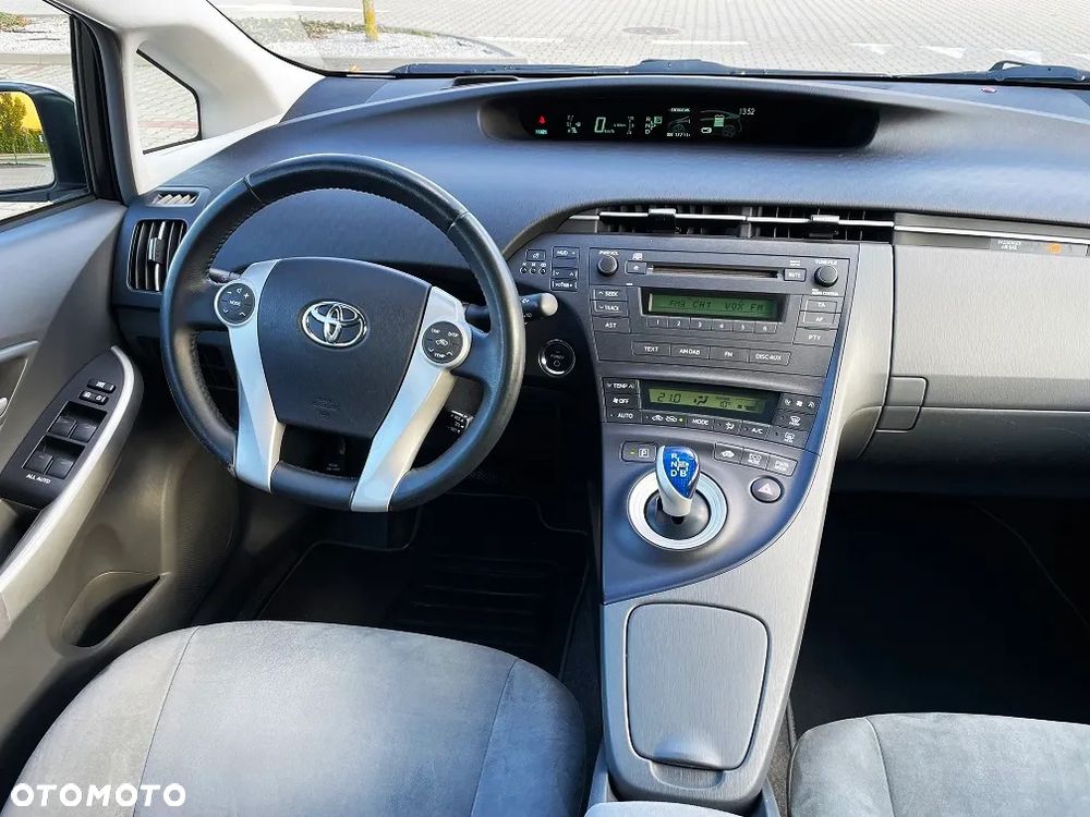 Toyota Prius 1.8 HSD Life - 22