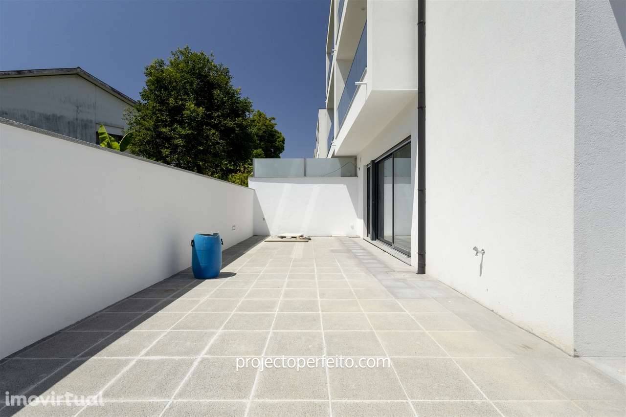 Moradia Geminada T3 Venda em Rio Meão,Santa Maria da Feira - Grande imagem: 2/21