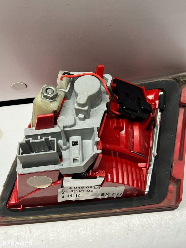 Lampa tylna w klapie Audi A3 S3 A3 Sportback 8P TYŁ PRAWY - 4