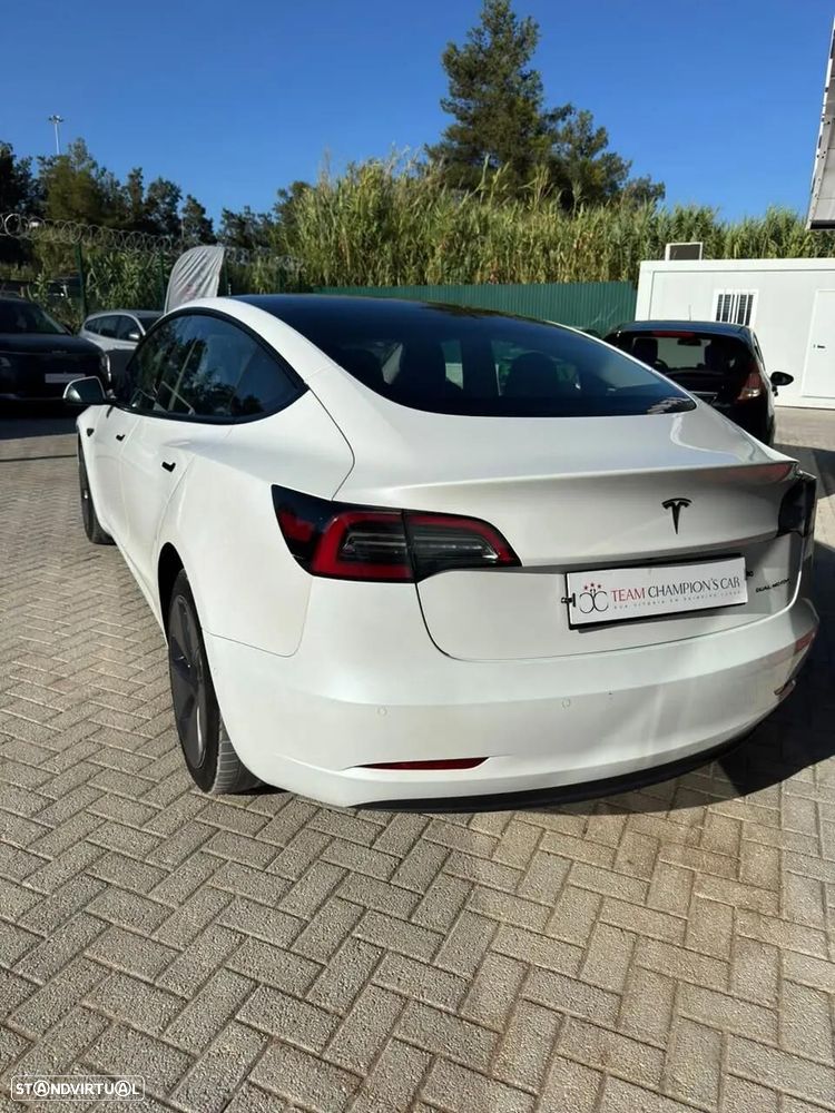 Tesla Model 3 - 8