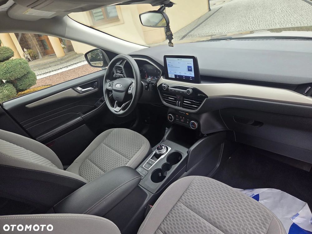 Ford Kuga - 28