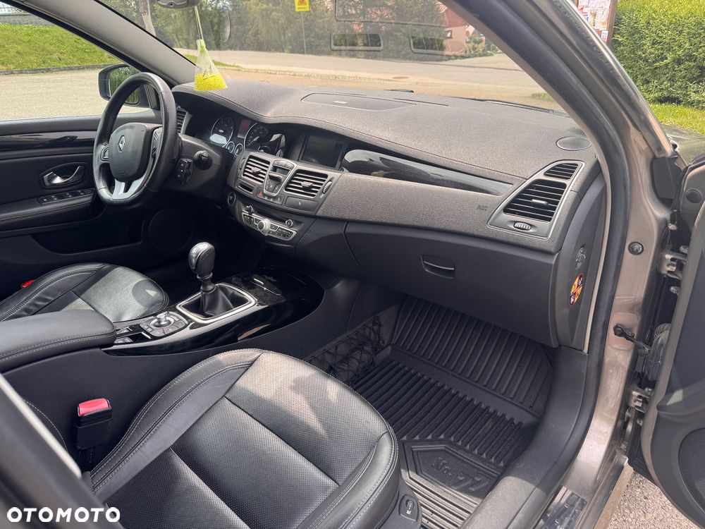 Renault Laguna 2.0 dCi FAP Initiale - 8