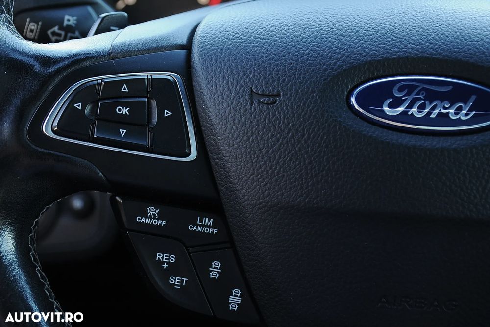 Ford Kuga 2.0 TDCi 4WD Powershift ST-Line - 13