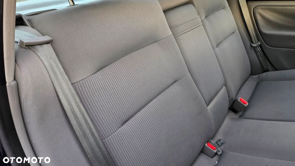 Volkswagen Passat 1.8T Basis - 36