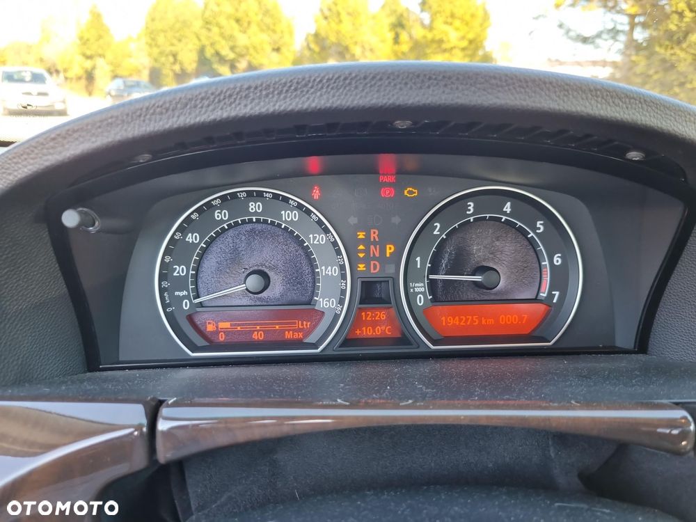 BMW Seria 7 750i - 14