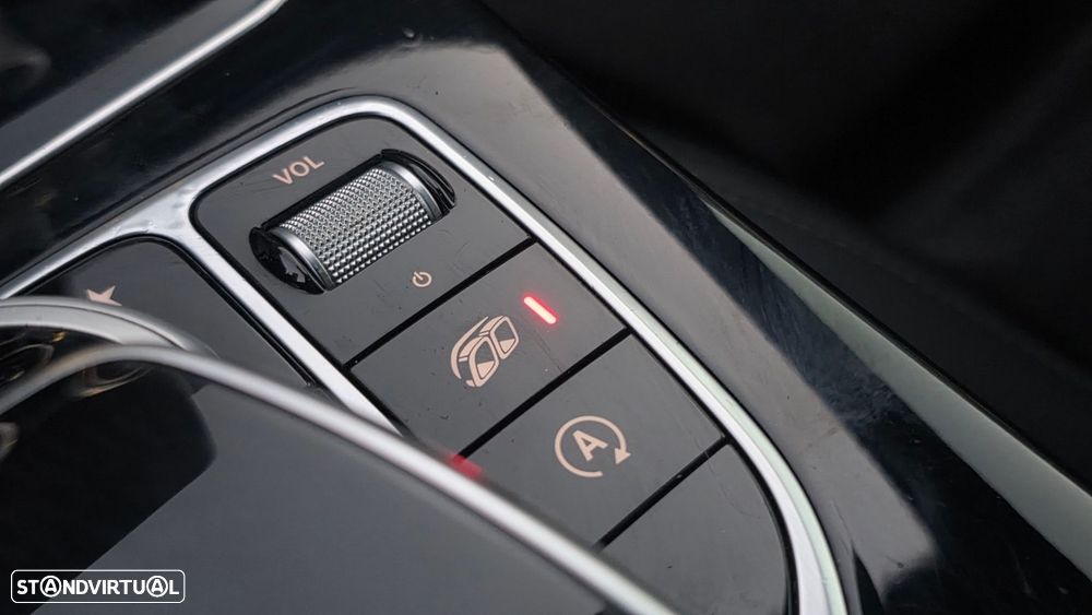Mercedes-Benz C 63 AMG Standard - 33