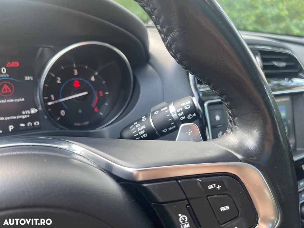 Jaguar F-Pace 20d AWD Aut. R-Sport - 17
