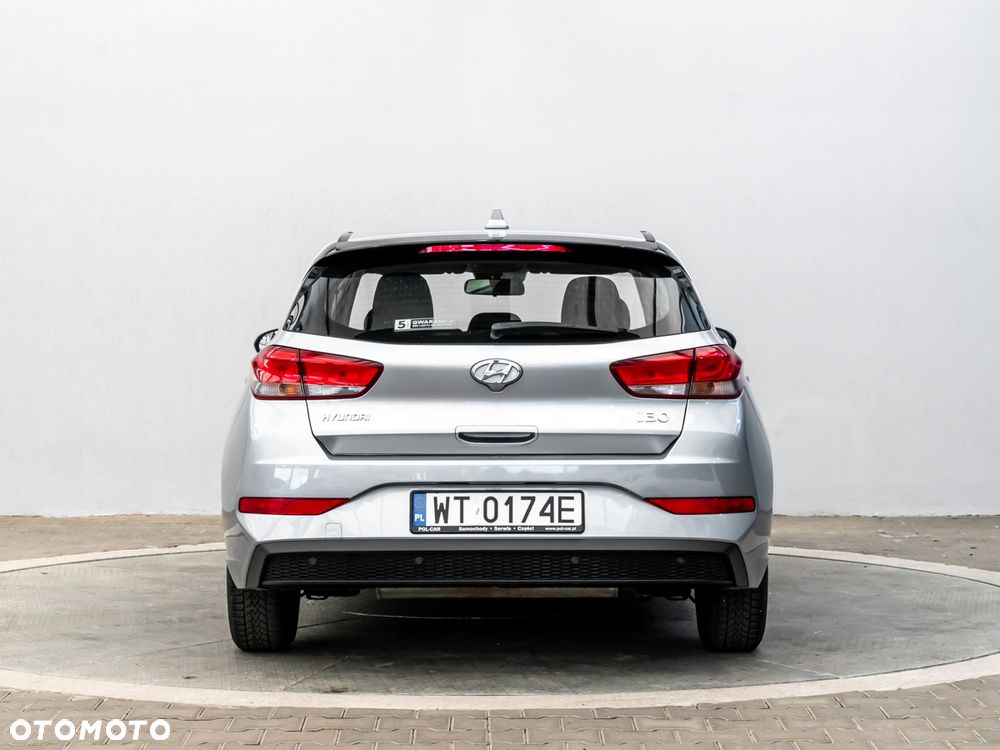 Hyundai i30 1.5 DPI Classic + - 8