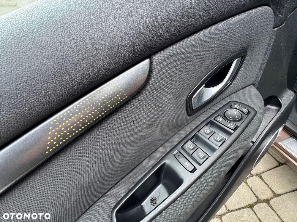 Renault Grand Scenic - 21