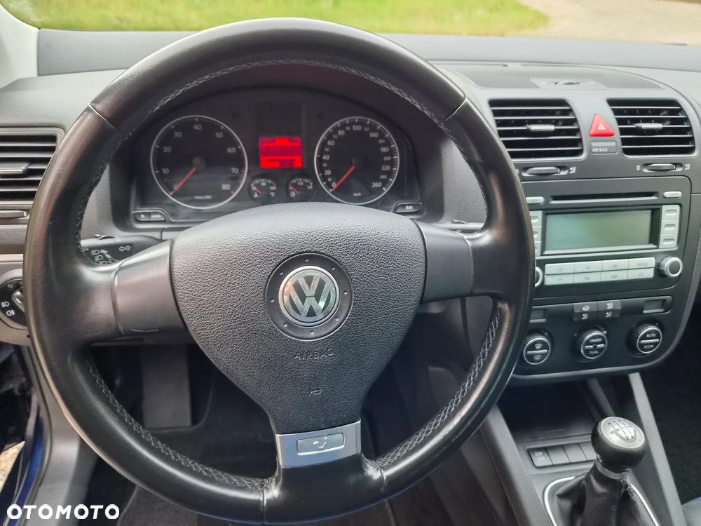 Volkswagen Golf - 25